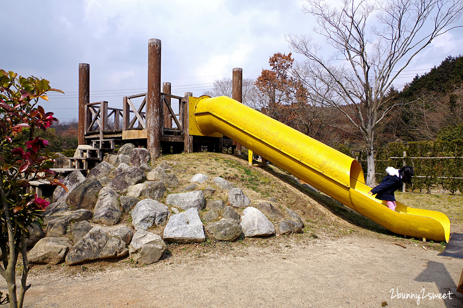 【夜須高原紀念之森】福岡親子景點推薦｜免費恐龍溜滑梯公園、戲水區、森林迷宮免費玩 @兔兒毛毛姊妹花