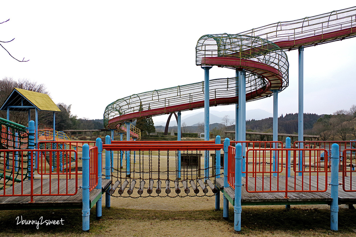 【夜須高原紀念之森】福岡親子景點推薦｜免費恐龍溜滑梯公園、戲水區、森林迷宮免費玩 @兔兒毛毛姊妹花