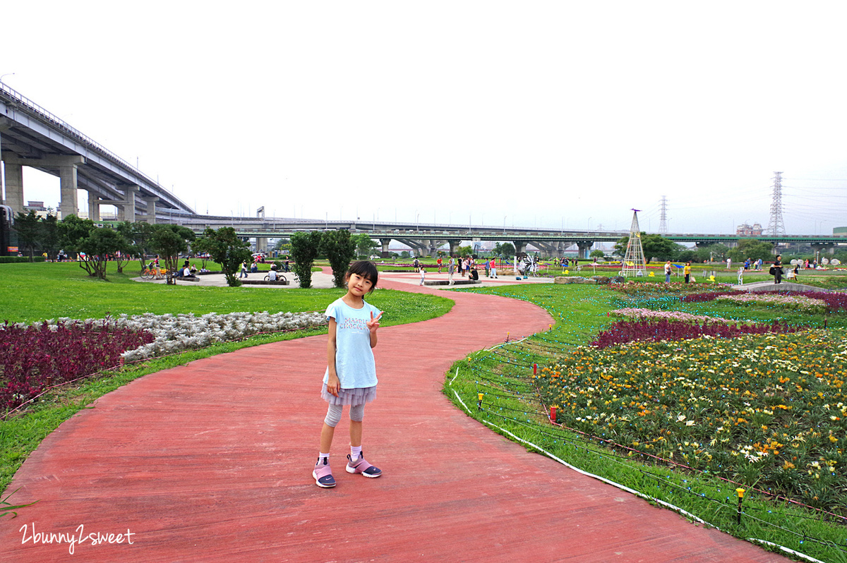 [台北。親子景點] 板橋蝴蝶公園地景花海｜板橋蝴蝶花園-光之饗宴~白天遊花海、晚上賞光雕，50 萬顆燈泡打造光影彩蝶、玫瑰蝶廊、蝴蝶城堡～2019 最浪漫的 IG 美拍景點｜交通及停車資訊 @兔兒毛毛姊妹花