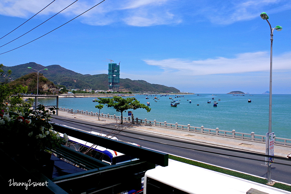 [越南｜芽莊。美食餐廳] 仙庄花園餐廳 Nhà Hàng Ti&ecirc;n Trang Sea Food Restaurant～無敵海景配尚青海鮮蒸汽鍋，鮮蝦、螃蟹、海瓜子、海膽蒸蛋&hellip;好澎湃｜誠旺旅行社 愛越芽莊｜芽莊直航 @兔兒毛毛姊妹花