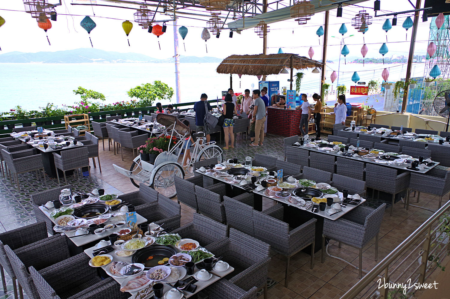 [越南｜芽莊。美食餐廳] 仙庄花園餐廳 Nhà Hàng Ti&ecirc;n Trang Sea Food Restaurant～無敵海景配尚青海鮮蒸汽鍋，鮮蝦、螃蟹、海瓜子、海膽蒸蛋&hellip;好澎湃｜誠旺旅行社 愛越芽莊｜芽莊直航 @兔兒毛毛姊妹花