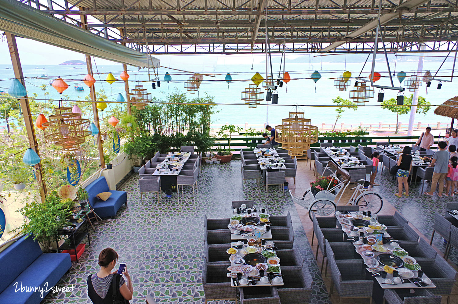 [越南｜芽莊。美食餐廳] 仙庄花園餐廳 Nhà Hàng Ti&ecirc;n Trang Sea Food Restaurant～無敵海景配尚青海鮮蒸汽鍋，鮮蝦、螃蟹、海瓜子、海膽蒸蛋&hellip;好澎湃｜誠旺旅行社 愛越芽莊｜芽莊直航 @兔兒毛毛姊妹花