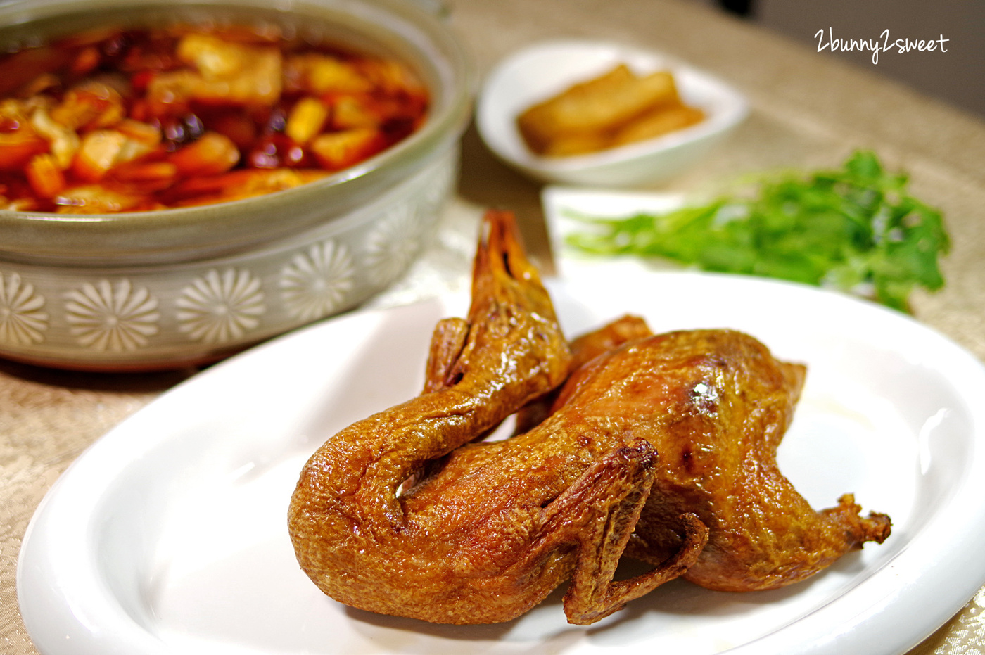 [台北。美食] 北投大地酒店 奇岩１號 川湘料理~麻辣鍋煮櫻桃鴨？稻梗繩綁牛小排？全新菜色『天府冒鴨鍋』、冠軍料理『稻香大地牛』～北投溫泉鄉最色香味俱全的冠軍主廚中餐廳｜捷運新北投站美食 @兔兒毛毛姊妹花
