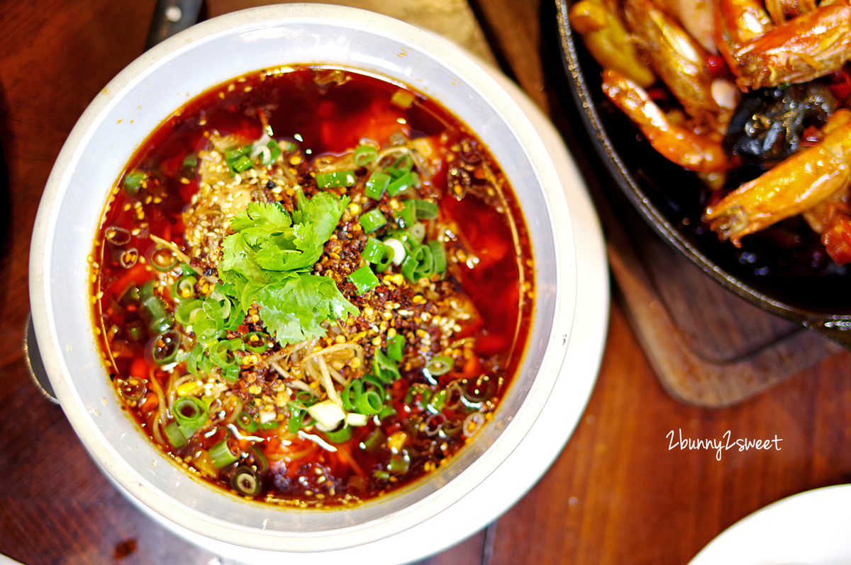 [台北。美食] 紅皇后 川酒。Red Queen Bistro (二訪) ～香麻夠味創意川菜料理 x 復古混搭網美風環境 x 全新干鍋料理新菜色～台北最時尚的川菜料理餐酒館 ｜大安區美食｜通化夜市餐廳 @兔兒毛毛姊妹花