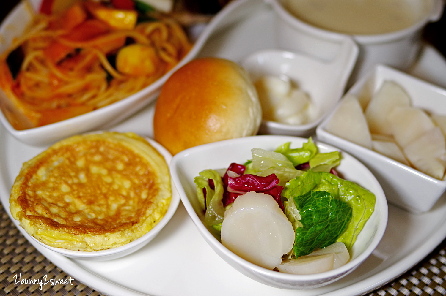 [宜蘭。親子飯店] 瓏山林蘇澳冷熱泉度假飯店～茶香小旅行 x 汽車電影院 x 泡泡嘉年華 x 趣味划船賽 x 主廚分子料理 x 在地精釀啤酒～兩天一夜吃飽玩爽度假行程｜2019 精彩一夏‧瓏山林假期｜全新主廚菜單 @兔兒毛毛姊妹花
