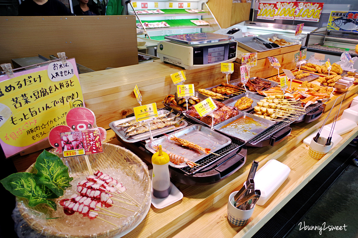 [沖繩｜系滿。美食] 系滿漁市場～新鮮平價、環境乾淨、附設餐區、生熟食都有都有～適合親子用餐的魚市美食區｜沖繩美食｜系滿美食｜海鮮料理 @兔兒毛毛姊妹花