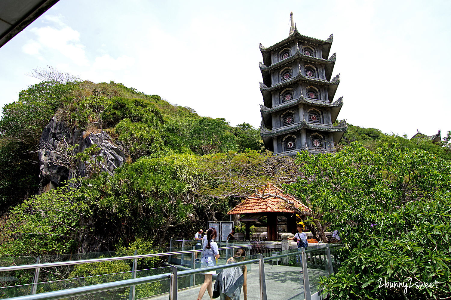 [越南｜峴港。景點] 五行山 Ngũ H&agrave;nh Sơn~大理石山裡藏著莊嚴佛寺、洞窟大佛、壯麗美景～峴港必遊 Marble Mountain｜中越旅遊｜Bamboo Airway 越竹航空｜峴港直航｜誠旺旅行社 愛越峴港 @兔兒毛毛姊妹花