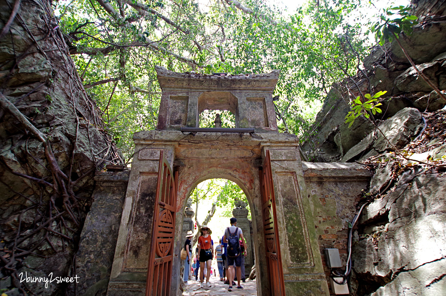 [越南｜峴港。景點] 五行山 Ngũ H&agrave;nh Sơn~大理石山裡藏著莊嚴佛寺、洞窟大佛、壯麗美景～峴港必遊 Marble Mountain｜中越旅遊｜Bamboo Airway 越竹航空｜峴港直航｜誠旺旅行社 愛越峴港 @兔兒毛毛姊妹花