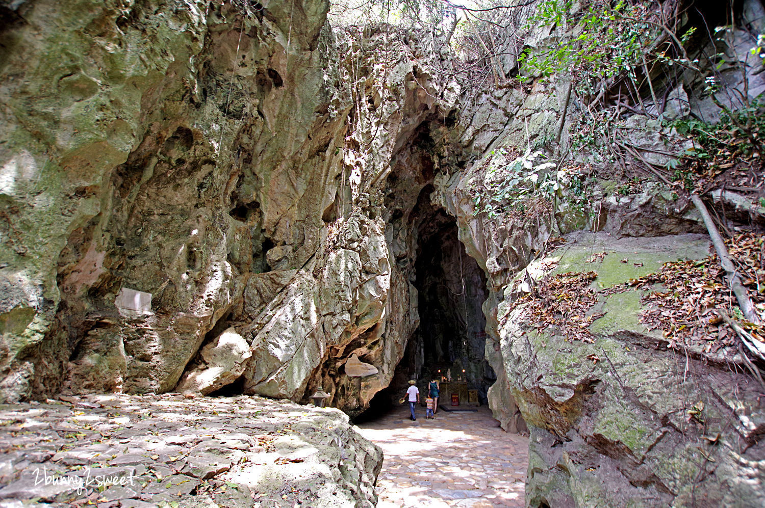 [越南｜峴港。景點] 五行山 Ngũ H&agrave;nh Sơn~大理石山裡藏著莊嚴佛寺、洞窟大佛、壯麗美景～峴港必遊 Marble Mountain｜中越旅遊｜Bamboo Airway 越竹航空｜峴港直航｜誠旺旅行社 愛越峴港 @兔兒毛毛姊妹花