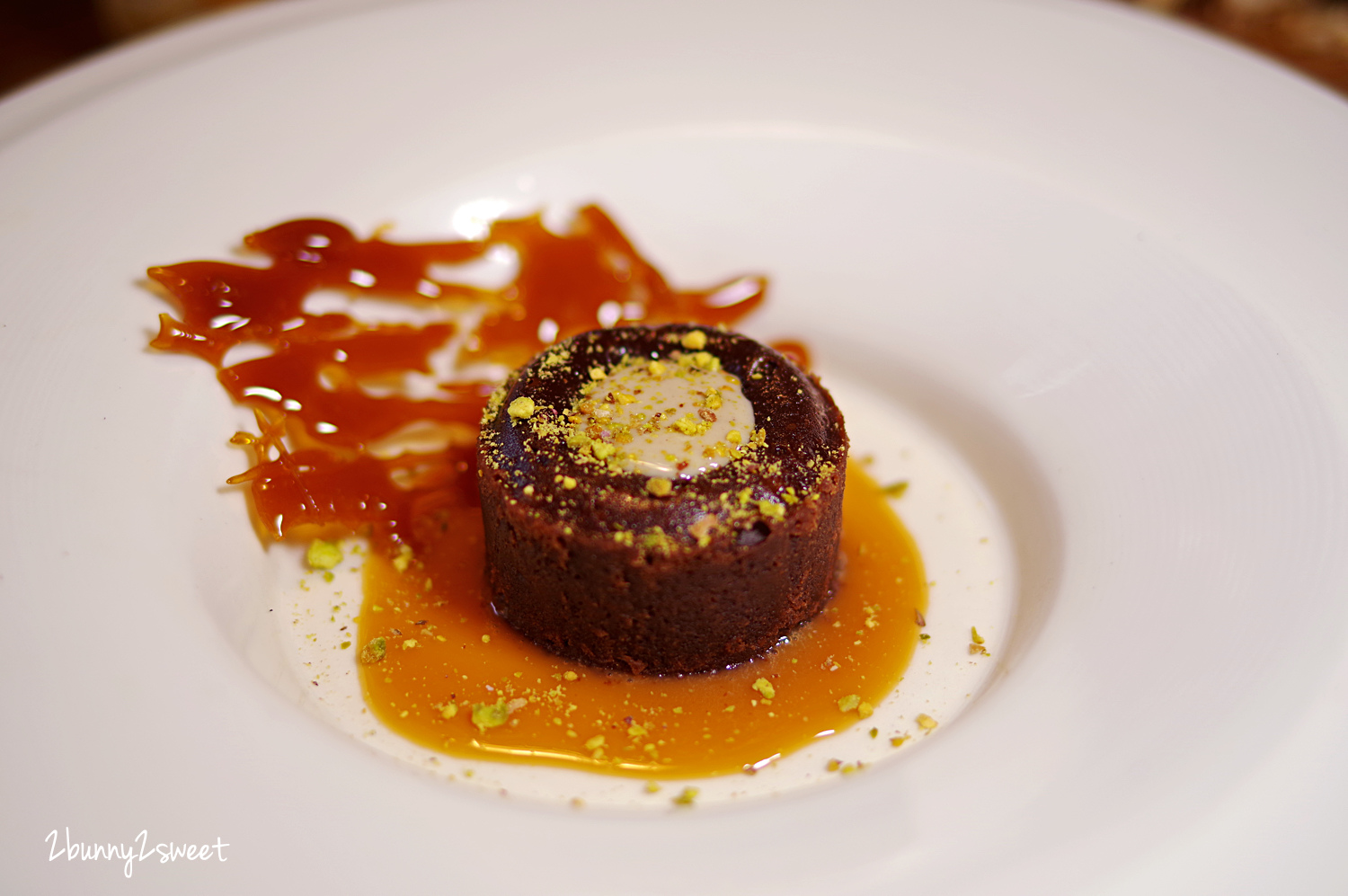 [台北。美食] TOASTERiA CAFE 吐司利亞 敦南店～優質食材「究好豬」進駐 安心肉品做料理x 創意美味帕尼尼、歐姆蛋、早午餐～環境放鬆舒適的地中海料理餐廳～捷運板南線忠孝敦化站咖啡廳 @兔兒毛毛姊妹花