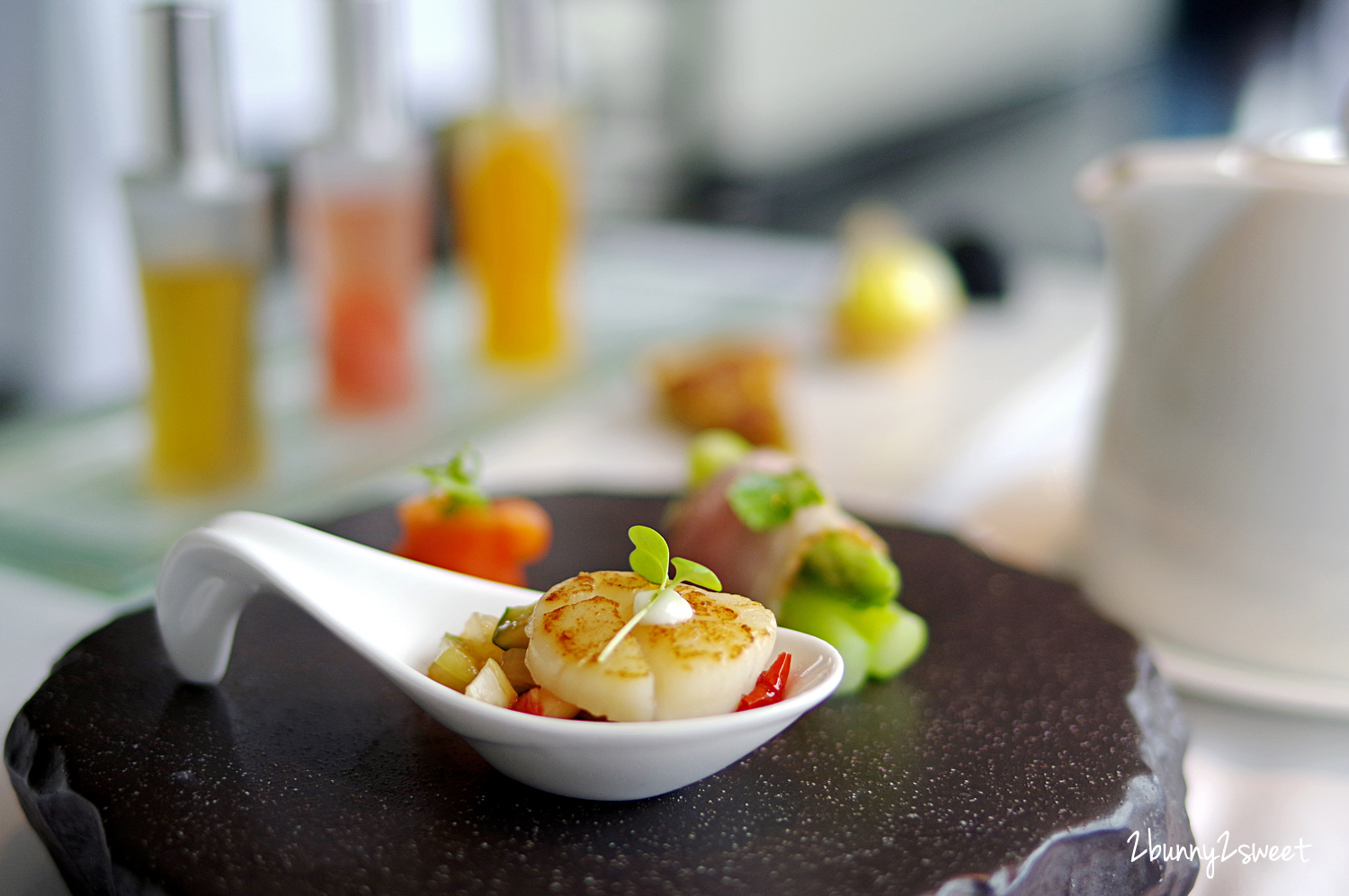 [台中。親子友善飯店] 台中亞緻大飯店 The Landis Taichung (原 Hotel ONE)～擁有絕佳地理位置、中台灣最高飯店景致、豐盛美味餐飲、便利智慧化客房、暖心療癒小物～適合商務人士也適合親子的高質感飯店｜頂餐廳下午茶｜異料理早餐 @兔兒毛毛姊妹花