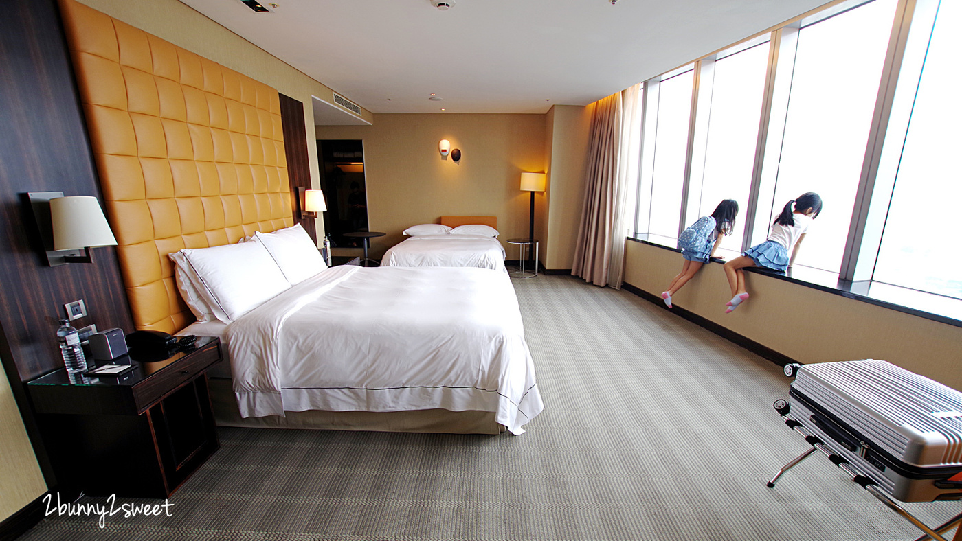 [台中。親子友善飯店] 台中亞緻大飯店 The Landis Taichung (原 Hotel ONE)～擁有絕佳地理位置、中台灣最高飯店景致、豐盛美味餐飲、便利智慧化客房、暖心療癒小物～適合商務人士也適合親子的高質感飯店｜頂餐廳下午茶｜異料理早餐 @兔兒毛毛姊妹花