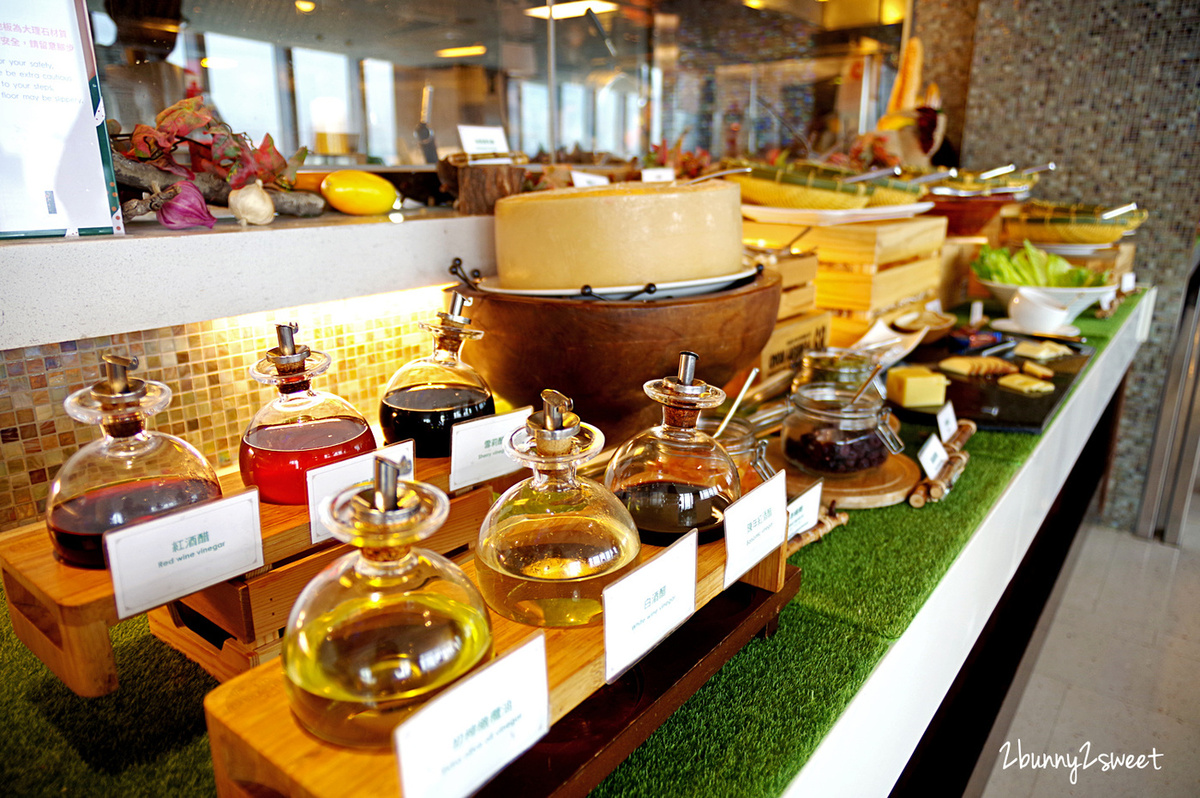 [台中。親子友善飯店] 台中亞緻大飯店 The Landis Taichung (原 Hotel ONE)～擁有絕佳地理位置、中台灣最高飯店景致、豐盛美味餐飲、便利智慧化客房、暖心療癒小物～適合商務人士也適合親子的高質感飯店｜頂餐廳下午茶｜異料理早餐 @兔兒毛毛姊妹花
