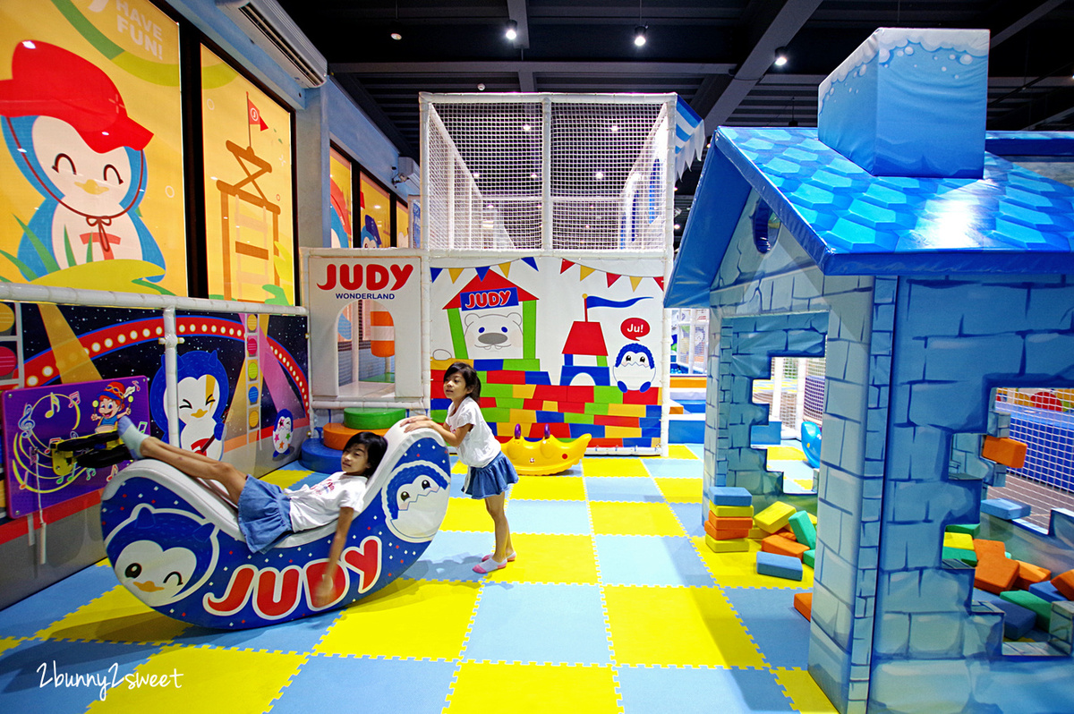 [桃園｜蘆竹。親子餐廳] 喬笛親子動動館 JUDY cafe & play～結合大型體能遊戲區、靜態繪本音樂遊戲區、電動車、手作 DIY、家長運動健身區的不限時親子餐廳～北桃園最大親子室內樂園｜室內景點｜雨天景點 @兔兒毛毛姊妹花