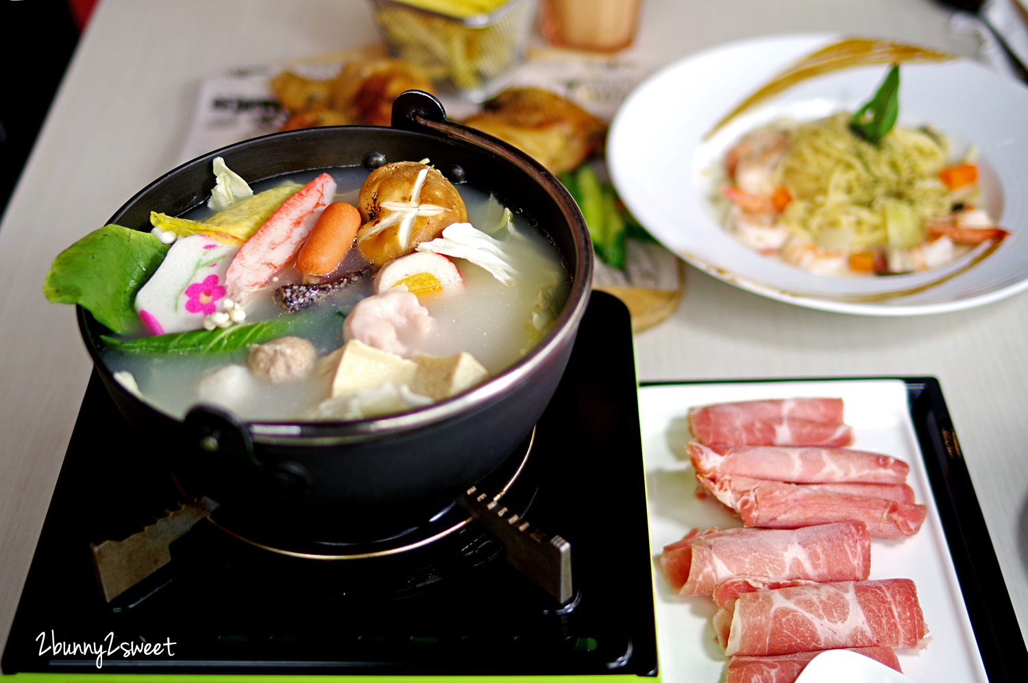 [桃園｜蘆竹。親子餐廳] 喬笛親子動動館 JUDY cafe & play～結合大型體能遊戲區、靜態繪本音樂遊戲區、電動車、手作 DIY、家長運動健身區的不限時親子餐廳～北桃園最大親子室內樂園｜室內景點｜雨天景點 @兔兒毛毛姊妹花