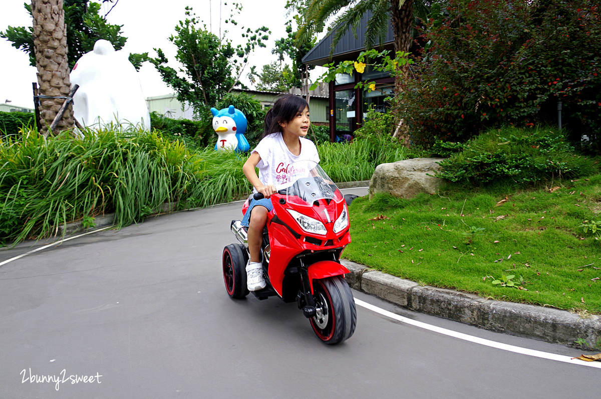 [桃園｜蘆竹。親子餐廳] 喬笛親子動動館 JUDY cafe & play～結合大型體能遊戲區、靜態繪本音樂遊戲區、電動車、手作 DIY、家長運動健身區的不限時親子餐廳～北桃園最大親子室內樂園｜室內景點｜雨天景點 @兔兒毛毛姊妹花