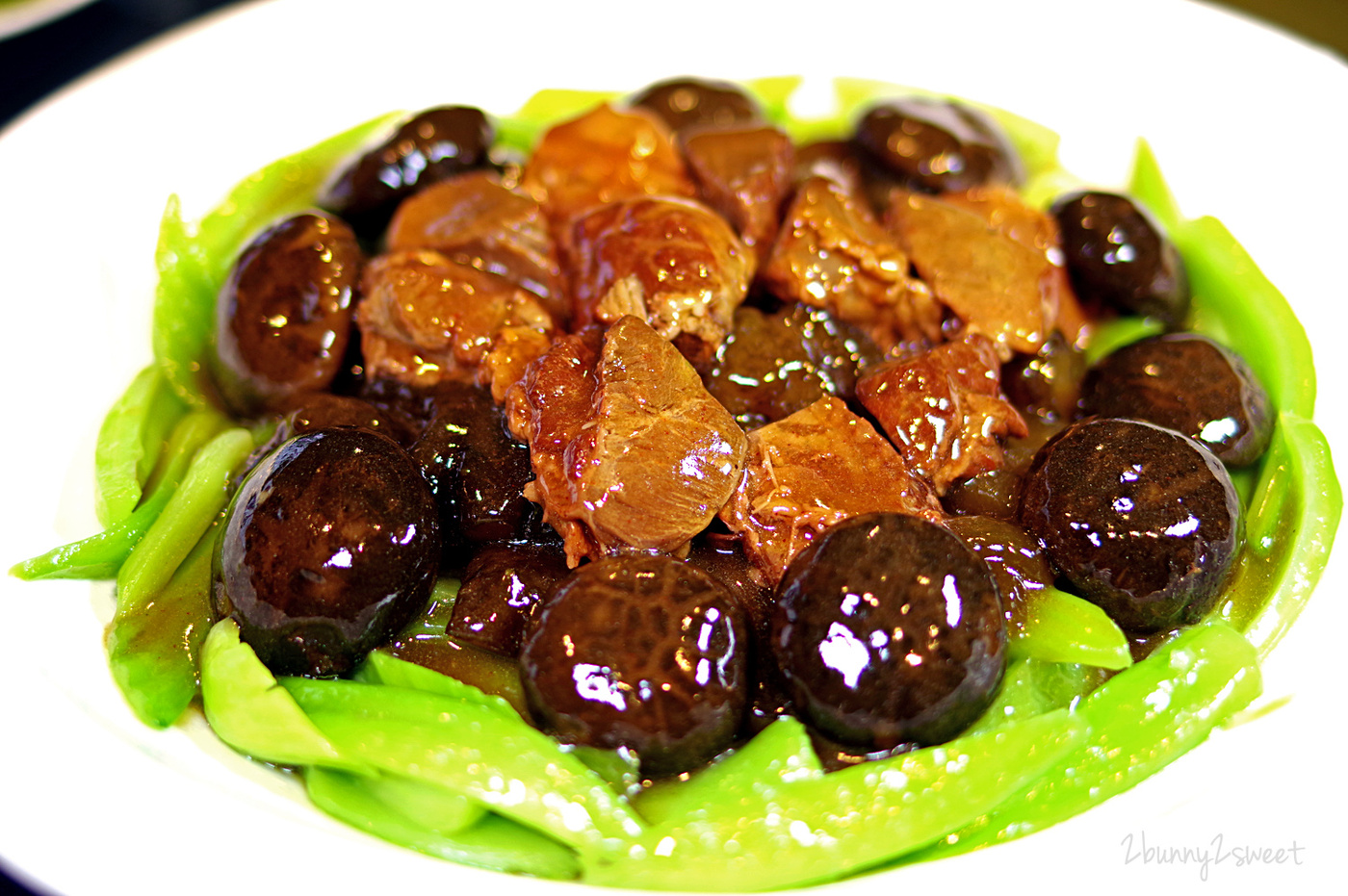 [台北｜萬華。美食] 格萊天漾大飯店 2020 年菜～年初二團圓宴～大蝦、石斑、海參、燉雞湯、佛跳牆、豬肋排&hellip;11 道菜色豐盛又體面～讓家人輕鬆團圓用餐｜捷運板南線｜捷運龍山寺站美食 @兔兒毛毛姊妹花