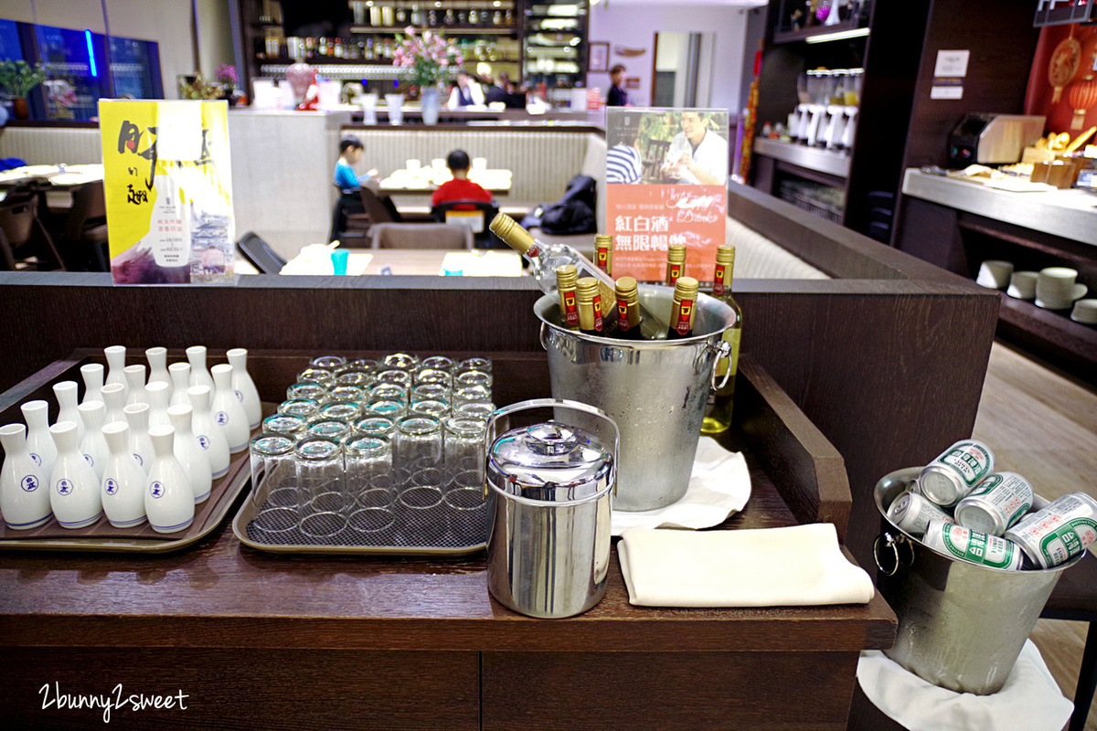 [宜蘭。美食] 宜蘭悅川酒店 羅琳西餐廳～現切爐烤牛排、現片烤鴨夾餅 x 在地無毒蔬果食材製作的異國風味料理 x 紅白酒無限暢飲 x 自家烘焙麵包、甜點～宜蘭精緻美味高 C/P 值自助百匯吃到飽餐廳｜宜蘭 buffet @兔兒毛毛姊妹花