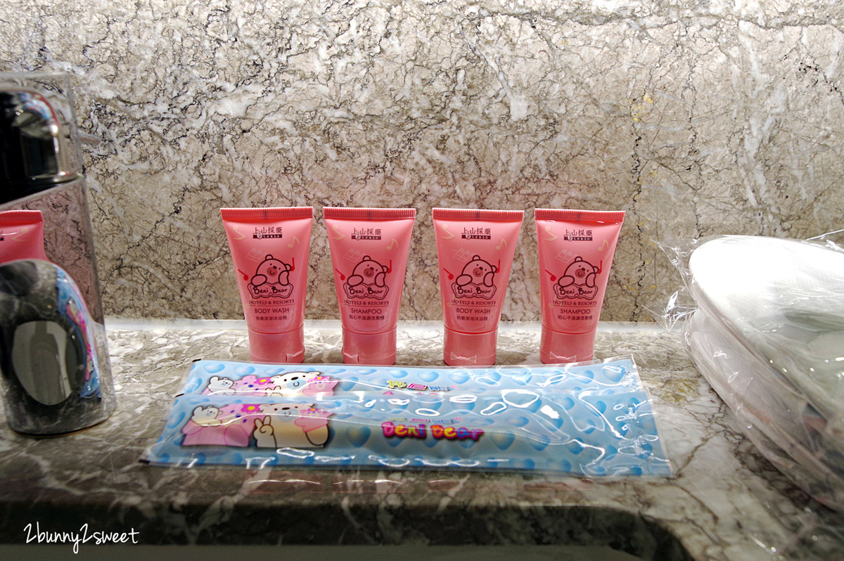【新悦花園酒店】嘉義親子飯店推薦｜旋轉木馬、泳池、兒童遊戲室，親子住宿首選 @兔兒毛毛姊妹花