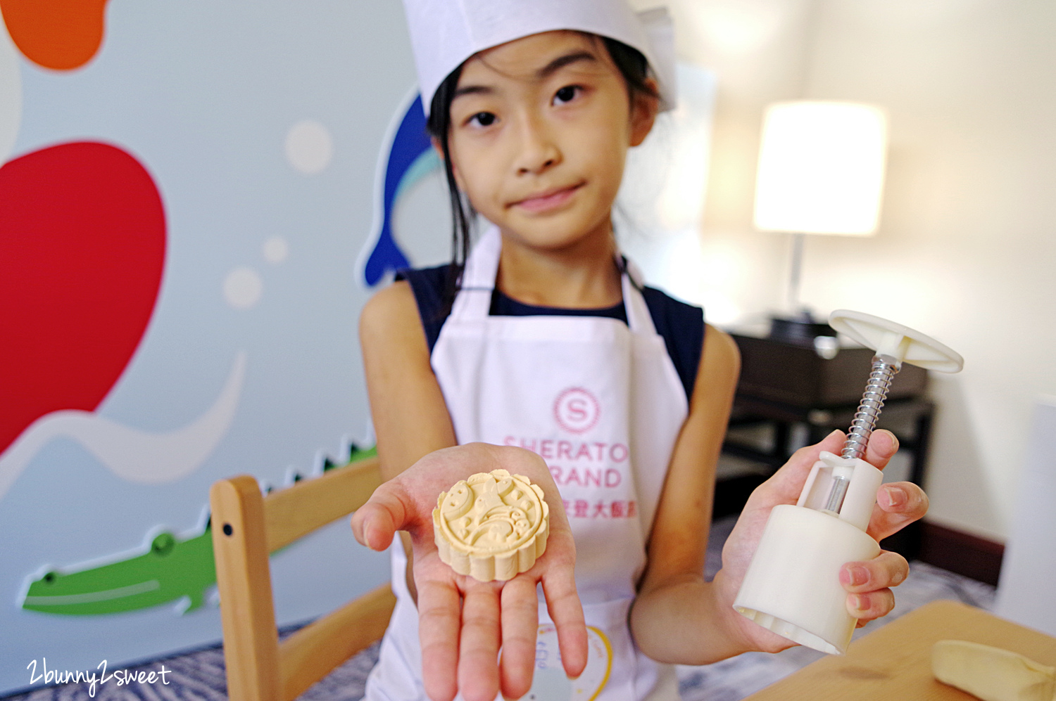 台北親子飯店》台北喜來登大飯店 x 寶貝小學堂～五星飯店 24 小時住好住滿，體驗手作、魔術、科學、積木夏令營課程，還有免費零食、禮物、十二廚早餐｜親子住房專案｜Sheraton Grand Taipei Hotel @兔兒毛毛姊妹花
