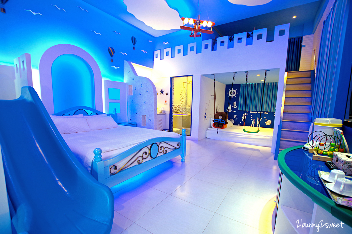 宜蘭員山【埃及白宮】城堡夢幻戲水池、電動超跑賽車場、溜滑梯親子房 @兔兒毛毛姊妹花