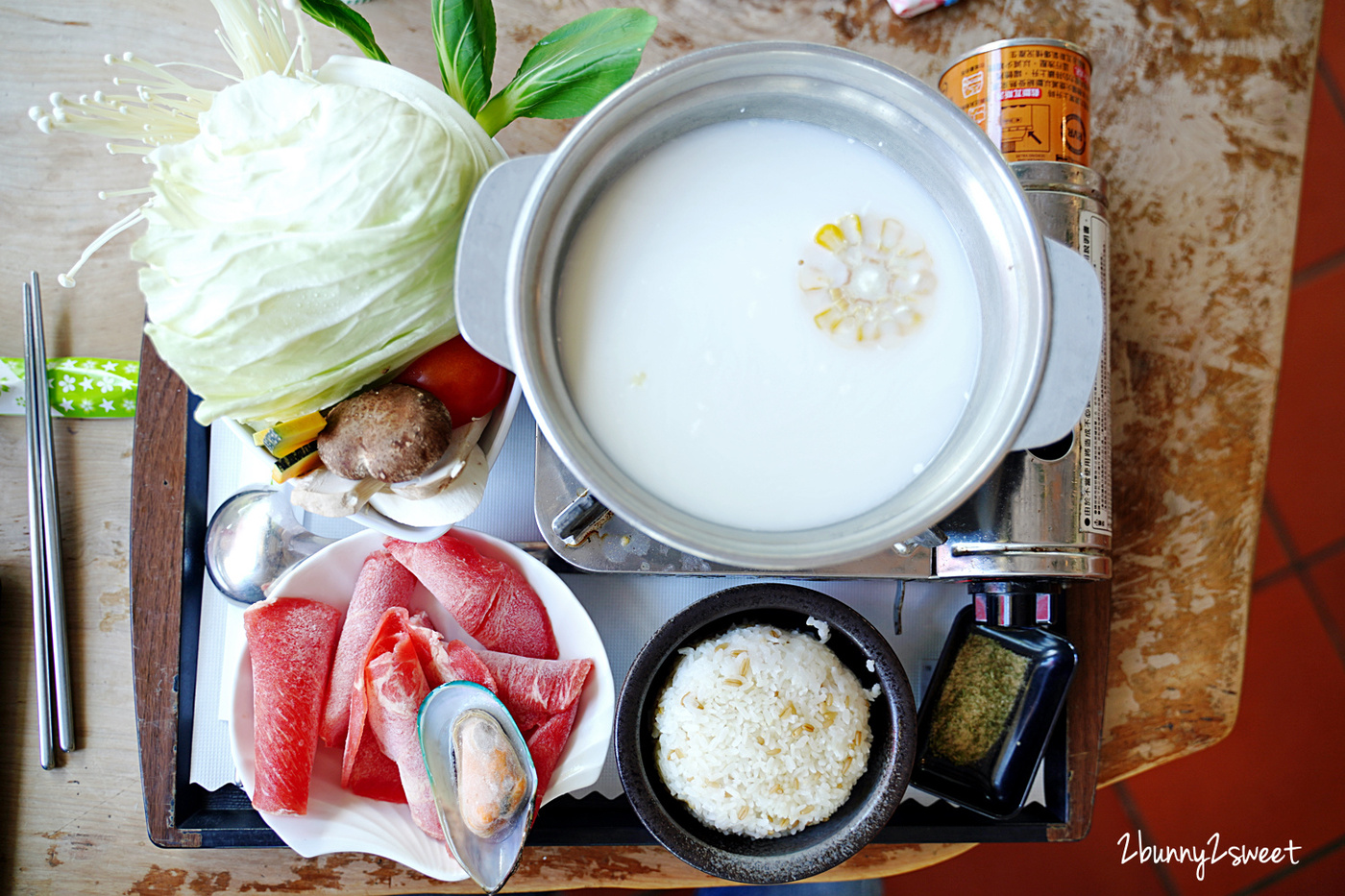 【苗栗竹南景點】四方鮮乳牧場一日遊：餵牛、滑草、親子放電超好玩！ @兔兒毛毛姊妹花