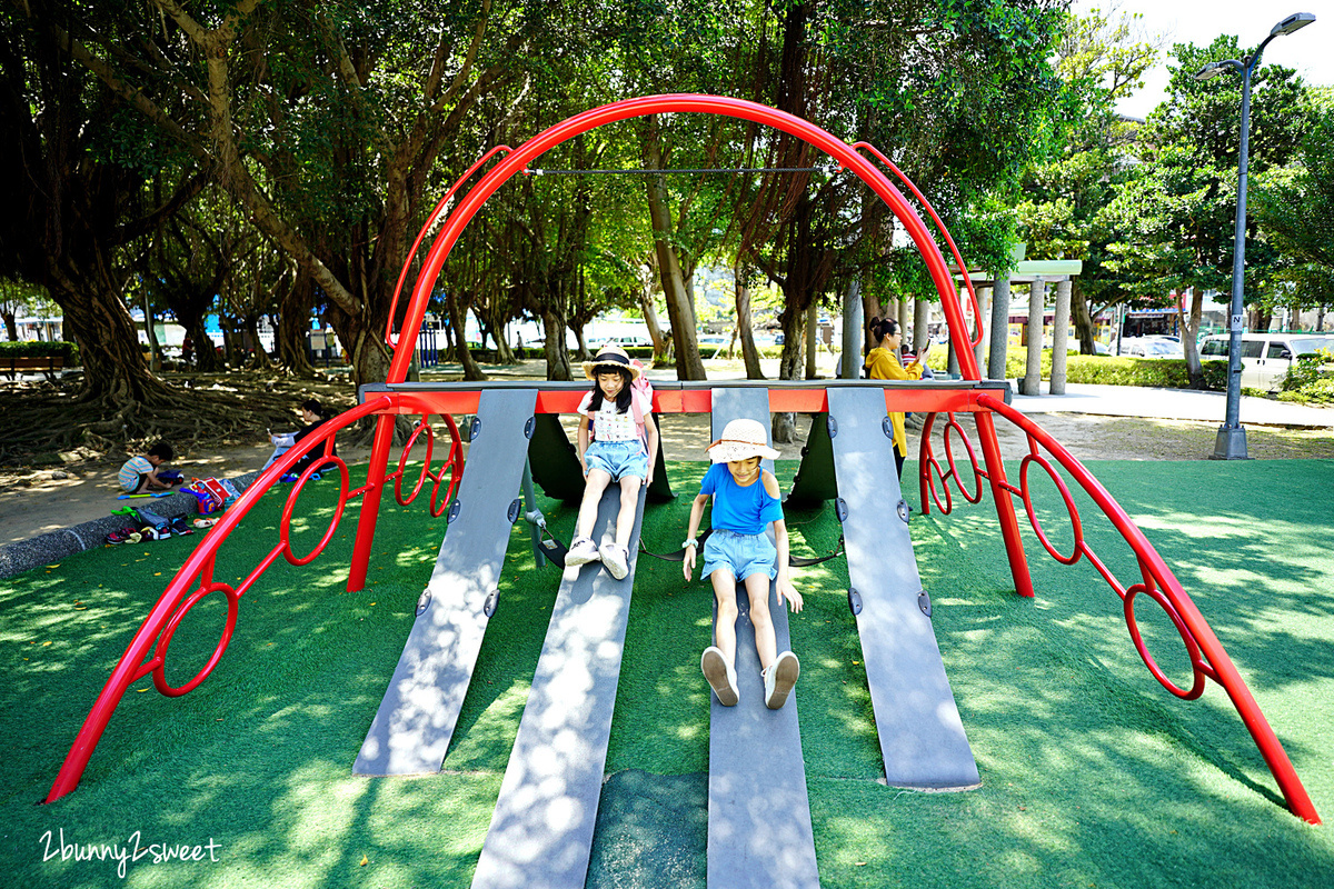 台北特色公園》北投磺港公園 共融遊戲場～別的地方沒玩過的酷跑樂園，還有圓盤鞦韆、超大沙坑～小公園也能很放電 @兔兒毛毛姊妹花