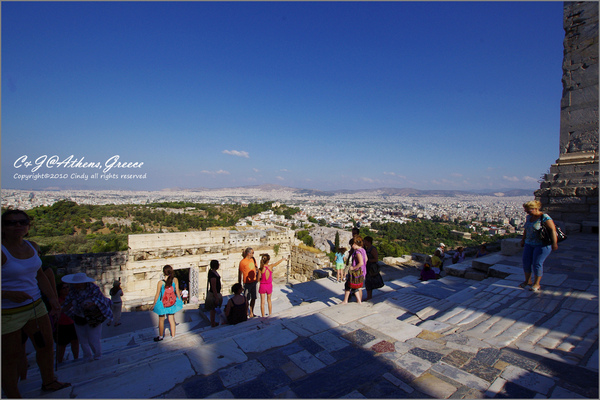 [2010 Greece] 。第一章。 登上衛城之丘，仰望千年神殿 @兔兒毛毛姊妹花