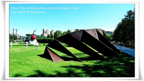 [2009 Monnesota] 湯匙與櫻桃~Minneapolis Sculpture Garden @兔兒毛毛姊妹花