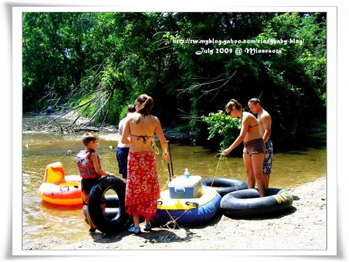 [2009 Minnesota] 夏日の溪流泛舟初體驗 @兔兒毛毛姊妹花