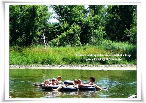 [2009 Minnesota] 夏日の溪流泛舟初體驗 @兔兒毛毛姊妹花
