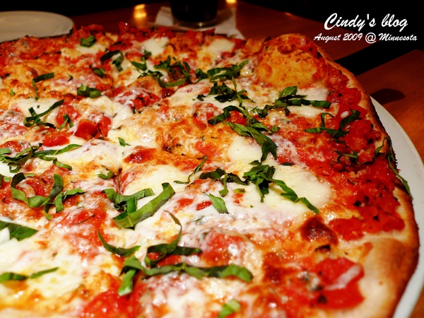 [EAT@Minnesota] California Pizza Kitchen @兔兒毛毛姊妹花