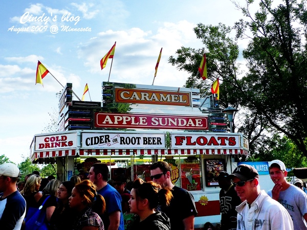 [2009 Minnesota] State Fair~美式食物吃到吐 (1) @兔兒毛毛姊妹花