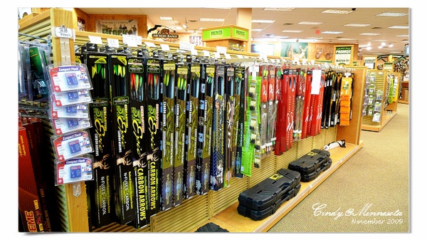 [2009 Minnesota] 打獵季節~Cabela&rsquo;s 獵具店賣什麼?? @兔兒毛毛姊妹花