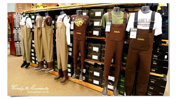 [2009 Minnesota] 打獵季節~Cabela&rsquo;s 獵具店賣什麼?? @兔兒毛毛姊妹花