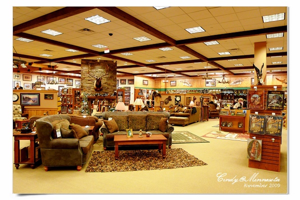 [2009 Minnesota] 打獵季節~Cabela&rsquo;s 獵具店賣什麼?? @兔兒毛毛姊妹花