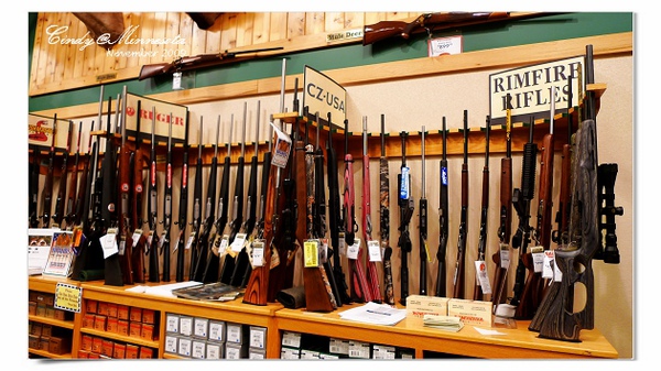 [2009 Minnesota] 打獵季節~Cabela&rsquo;s 獵具店賣什麼?? @兔兒毛毛姊妹花