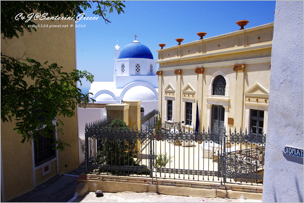 [2010 Greece] 。第十七章。走進 Megalochori 小徑，尋找藍頂教堂 @兔兒毛毛姊妹花